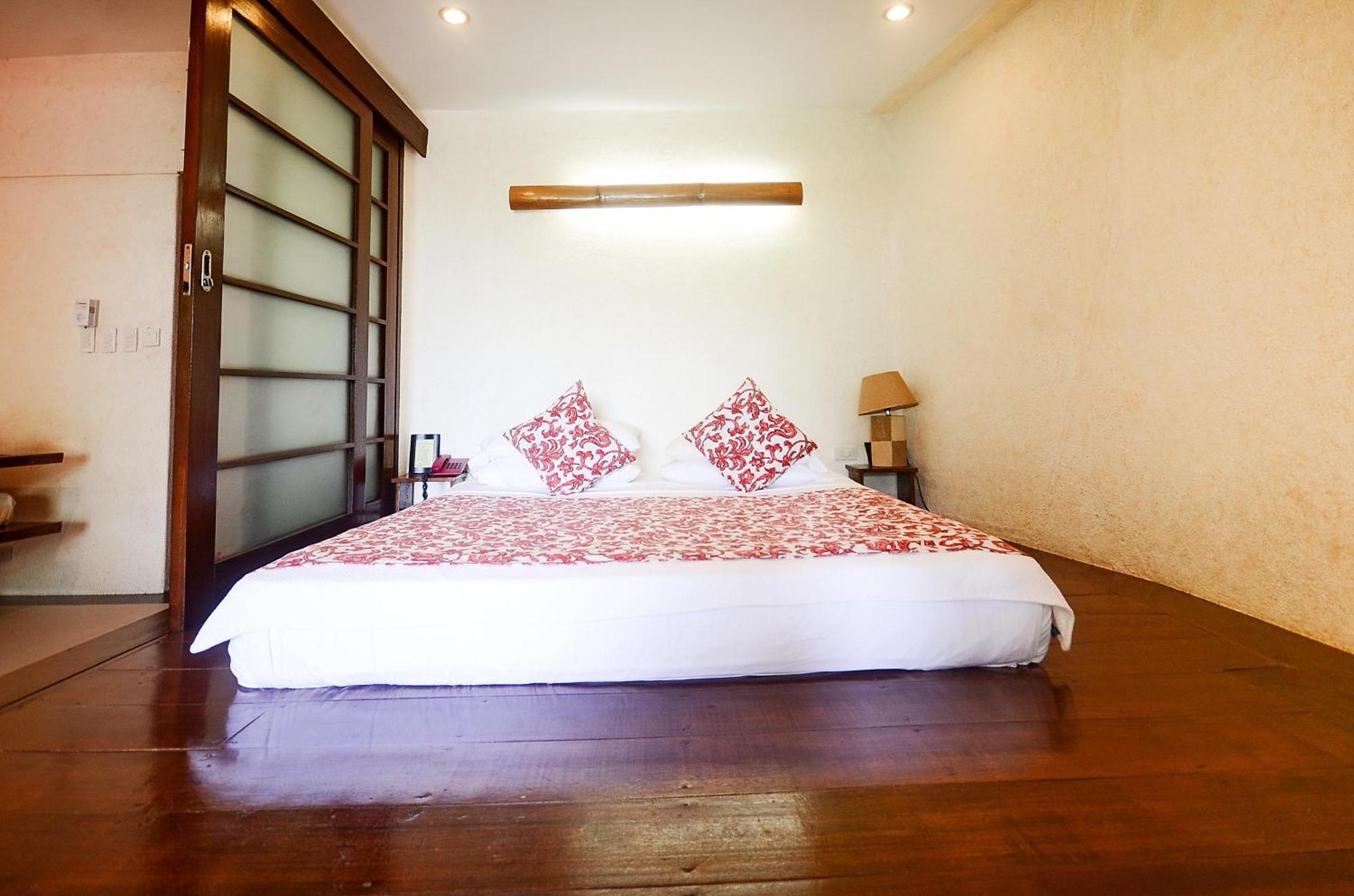 Punta Rosa Boutique Hotel Balabag  Chambre photo